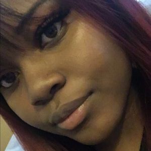 Meet your Posher, Ebony